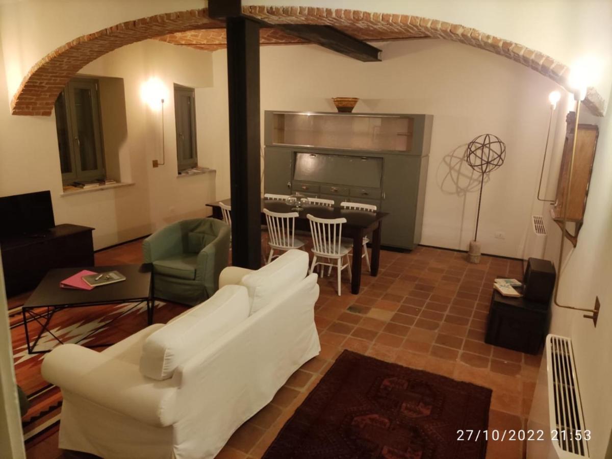 Appartamenti Presso Cascina La Melagrana Костильоле-д'Астри Экстерьер фото