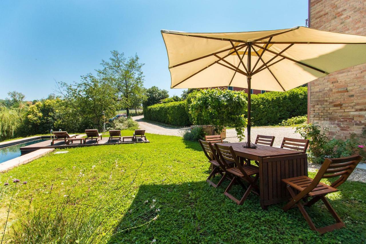 Appartamenti Presso Cascina La Melagrana Костильоле-д'Астри Экстерьер фото