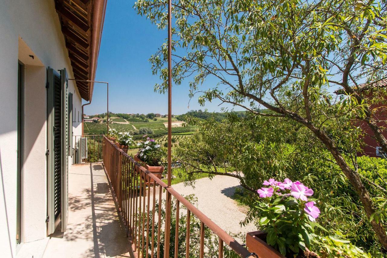 Appartamenti Presso Cascina La Melagrana Костильоле-д'Астри Экстерьер фото