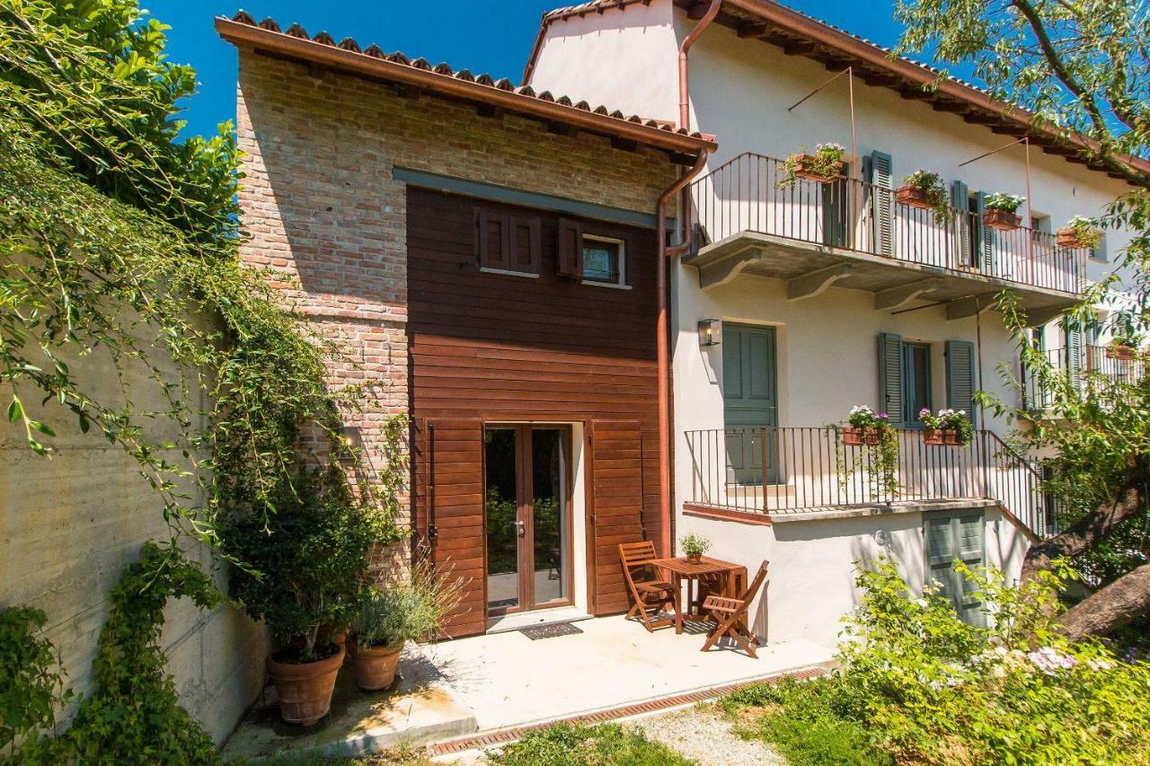 Appartamenti Presso Cascina La Melagrana Костильоле-д'Астри Экстерьер фото